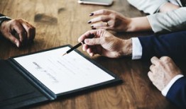 花钱打人的联系方式违法吗？法律后果与合法维权方式全解析