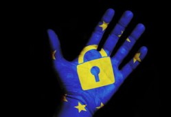 私人黑客联系方式查询某人信息？揭秘合法安全的信息获取途径与风险规避